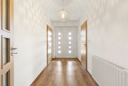 Galerie - Útulný přízemní dům k nastěhování