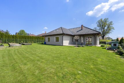 Galerie - Útulný přízemní dům k nastěhování