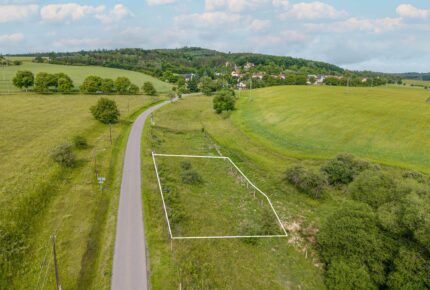 Galerie - Stavební pozemek s projektem domu na Křivoklátsku