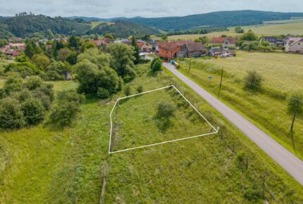 Galerie - Stavební pozemek s projektem domu na Křivoklátsku