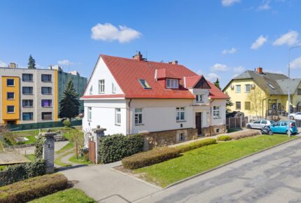 Galerie - Prostorný byt 3+1 se zahradou a parkováním